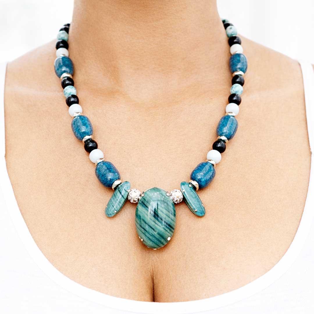 Suwasna Tree & Natural Agate Beaded Necklace with Marble Pendant | Elegant Natural Stone Jewelry