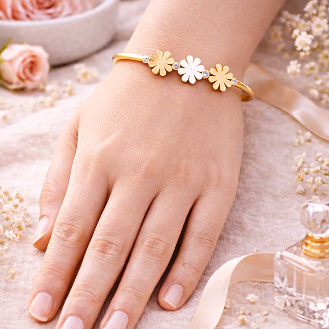 Suwasna Floral Charm Anti-Tarnish Bracelet | Elegant Gold Finish