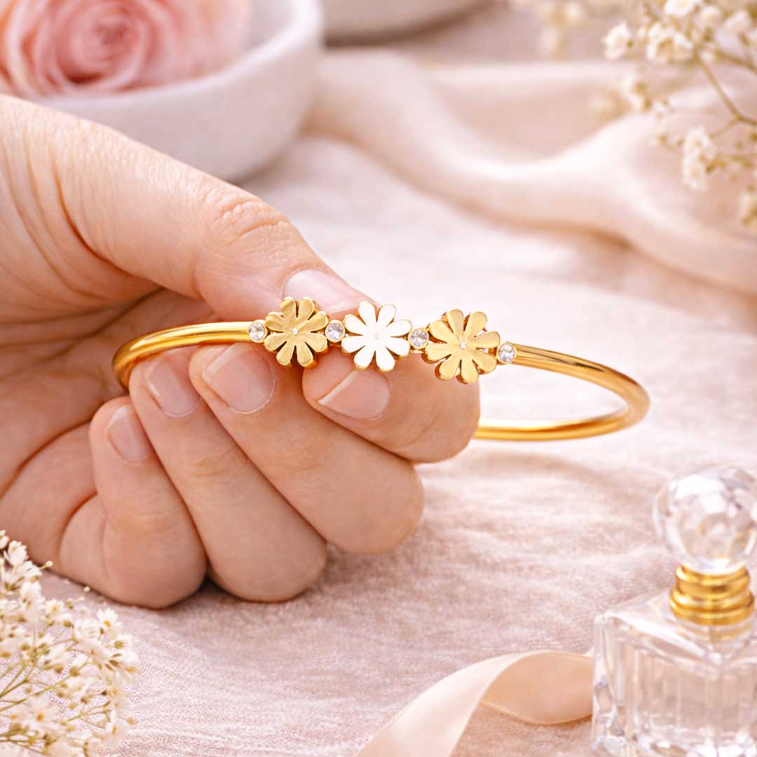 Suwasna Floral Charm Anti-Tarnish Bracelet | Elegant Gold Finish