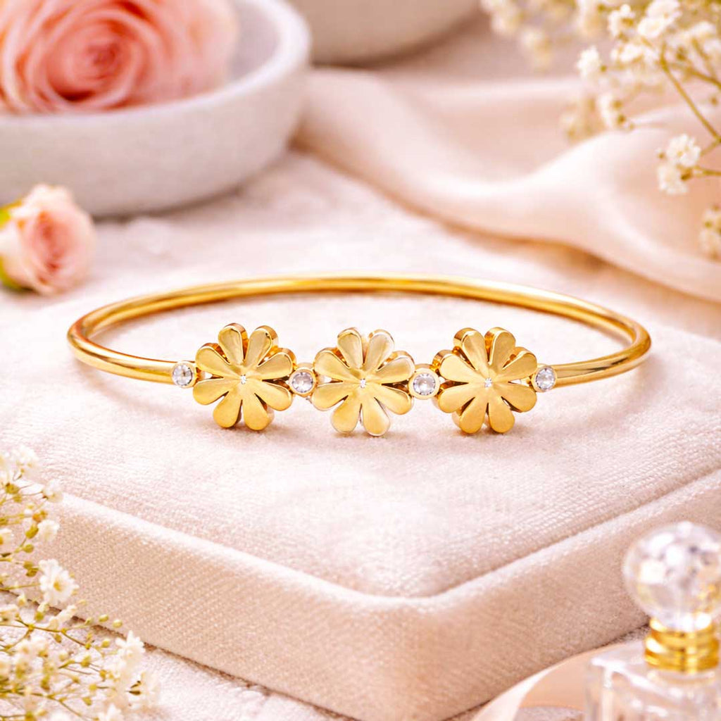 Suwasna Floral Charm Anti-Tarnish Bracelet | Elegant Gold Finish