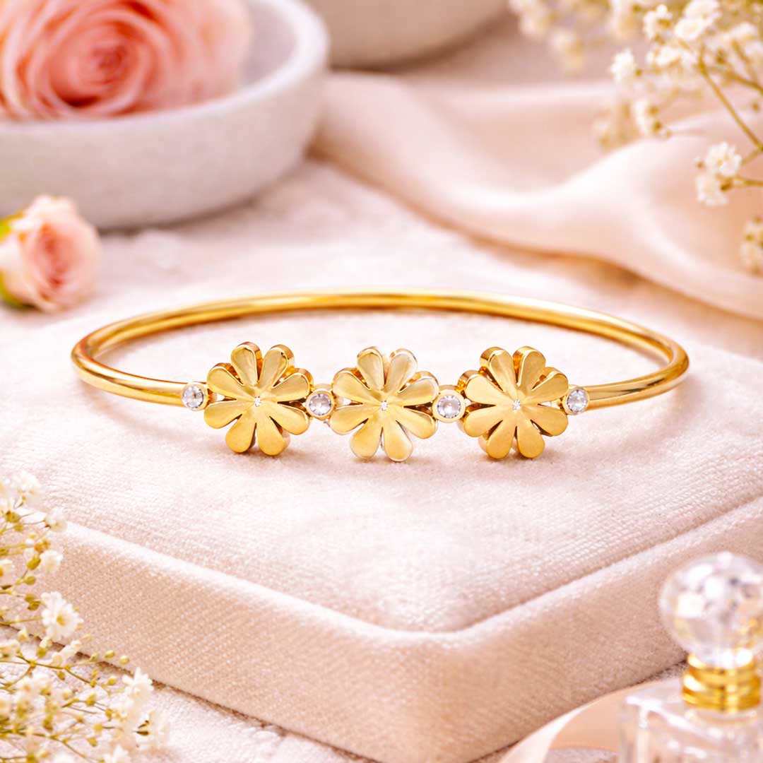Suwasna Floral Charm Anti-Tarnish Bracelet | Elegant Gold Finish